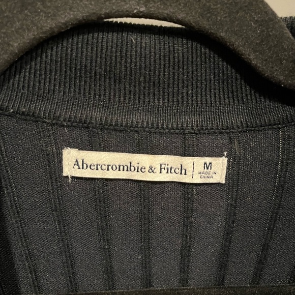 Women’s black Abercrombie and fitch ribbed knit zip up shirt - Picture 4 of 5